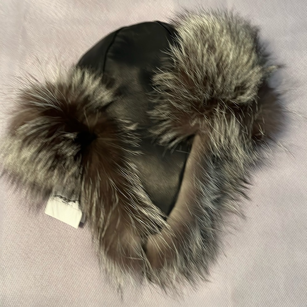 BNWT Black Leather and Silver Fox Aviator Hat. Quilted interior.